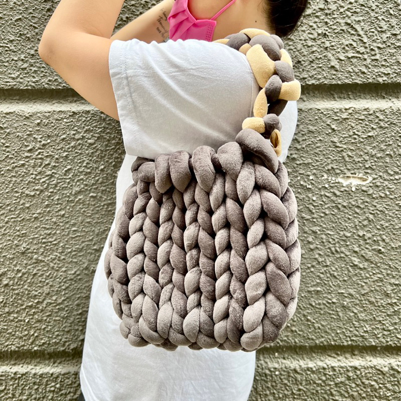 TÚI SI CẦM TAY CHUNKY COTTON XÁM NÂU