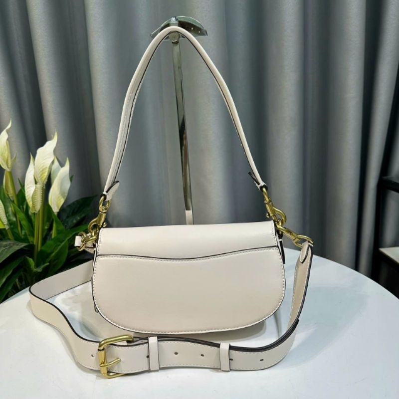 ✨✨Coach Harley Crossbody bag✨✨ CM702🌟Mẫu coach dáng bầu đơn giản, dễ phối