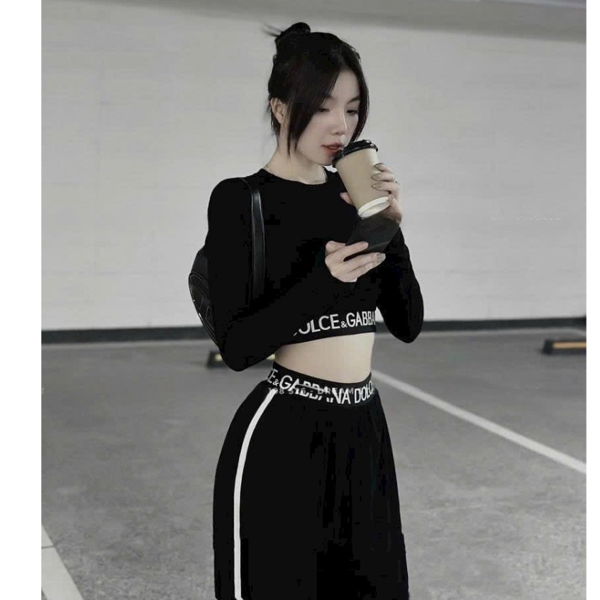 Sét đồ bộ nữ áo croptop tay dài mix quần dài ống rộng bo viền đai chữ siêu hách dáng với tone màu trầm dành cho các nang