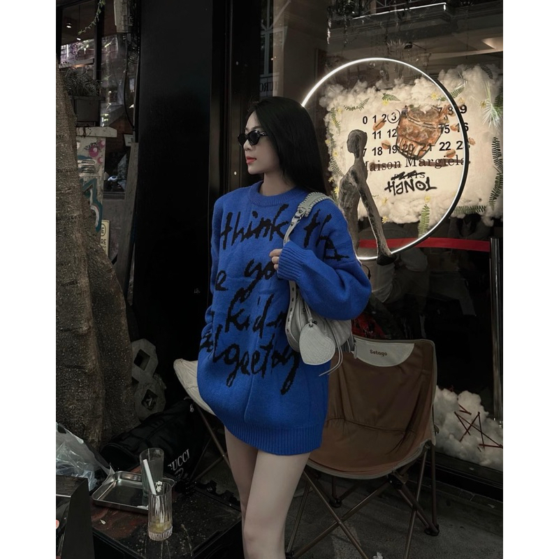 Áo len nhiều chữ