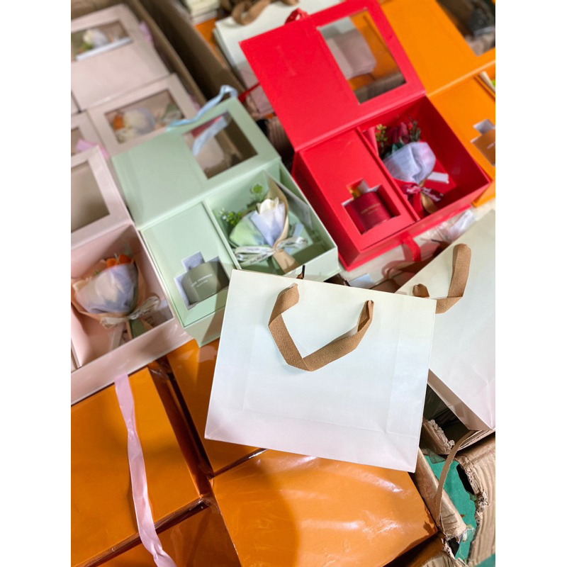 Set Quà Tặng 20/10; 20/11 Tinh Dầu Và Hoa