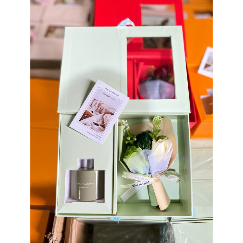Set Quà Tặng 20/10; 20/11 Tinh Dầu Và Hoa