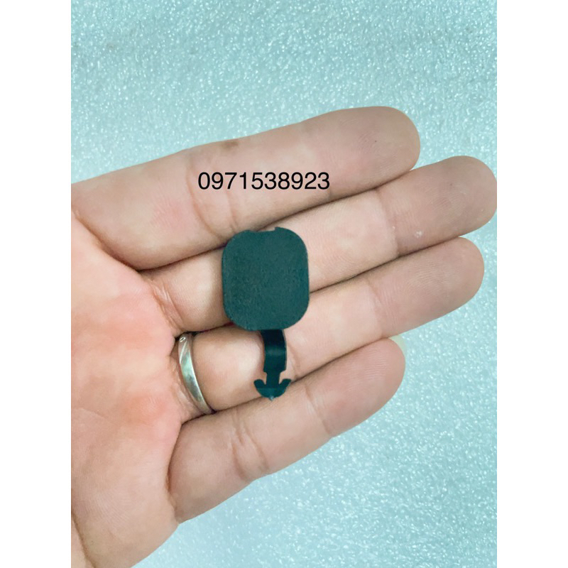 BỘ 4 NẮP CHE VÍT TAY KÉO CỬA HYUNDAI I10 và nhiều xe khác 82770-B4010YB