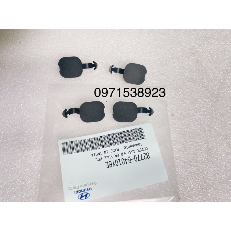 BỘ 4 NẮP CHE VÍT TAY KÉO CỬA HYUNDAI I10 và nhiều xe khác 82770-B4010YB