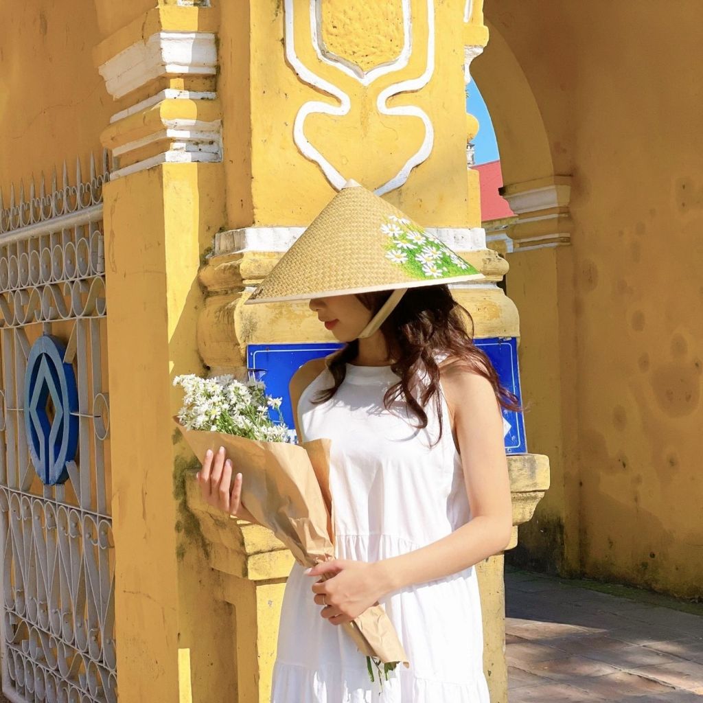 Nón Cỏ Bàng 16 Vành Hoạ Tiết Hoa Cúc Nhí Maries