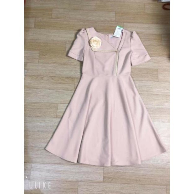 đầm nữ dáng dài cổ bẻ lệch kèm nơ xinh xắn