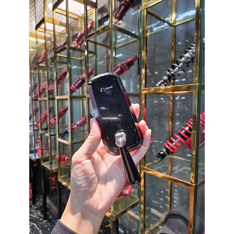 Kính Vuông CNC Rizoma