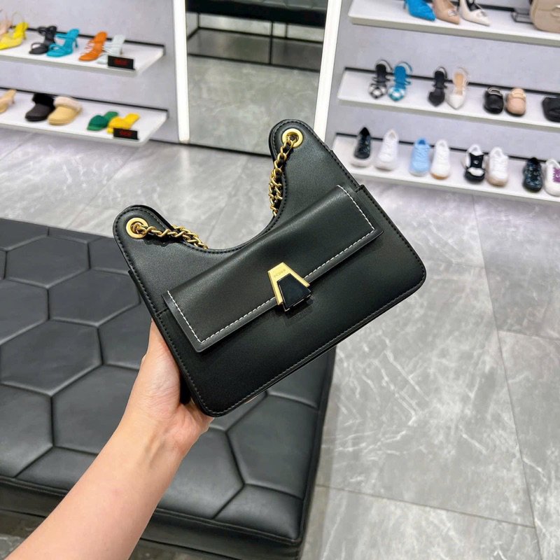 Túi đeo chéo Pê do miệng cong