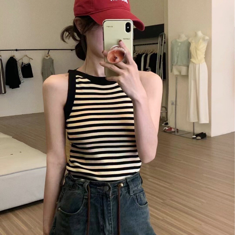 Áo ba lỗ nữ kẻ sọc sát nách vải dệt kim ôm dáng vải đẹp mềm mát style hàn quốc 3Fashion - A24
