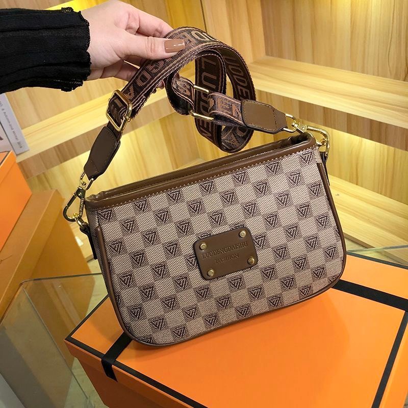 Túi Xách Nữ, Túi Đeo Chéo Kẻ Ô Cá Tính Đi Chơi Hot Trend Pk 608