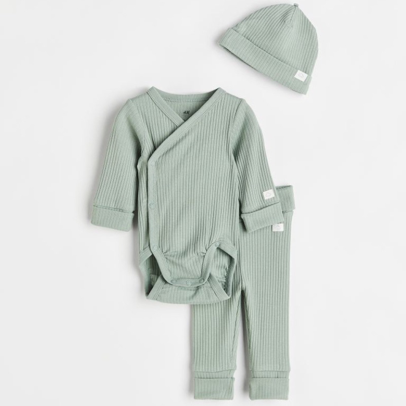 Set 3 chi tiết dài tay HM auth săn sale cho bé sơ sinh 4 đến 8kg