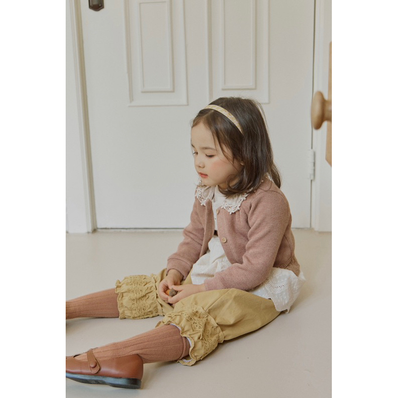 Áo khoác len cho bé gái.Chất len sịn sò lắm luôn ạ