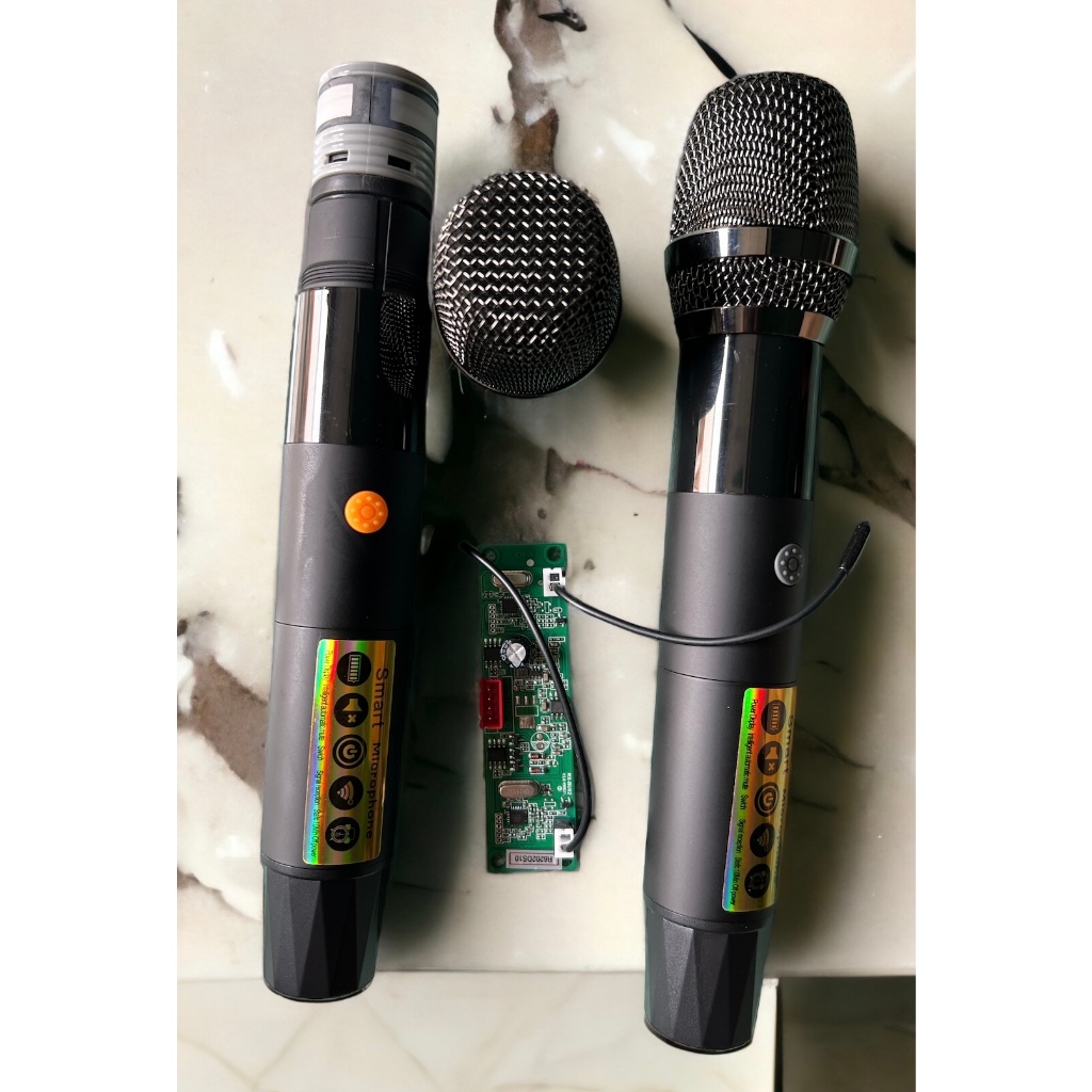 1 Bộ Micro Loa Kéo 2 Màn Hình, Thân Kim Loại Chắc Chắn, Tiếng Hát Cao Sang