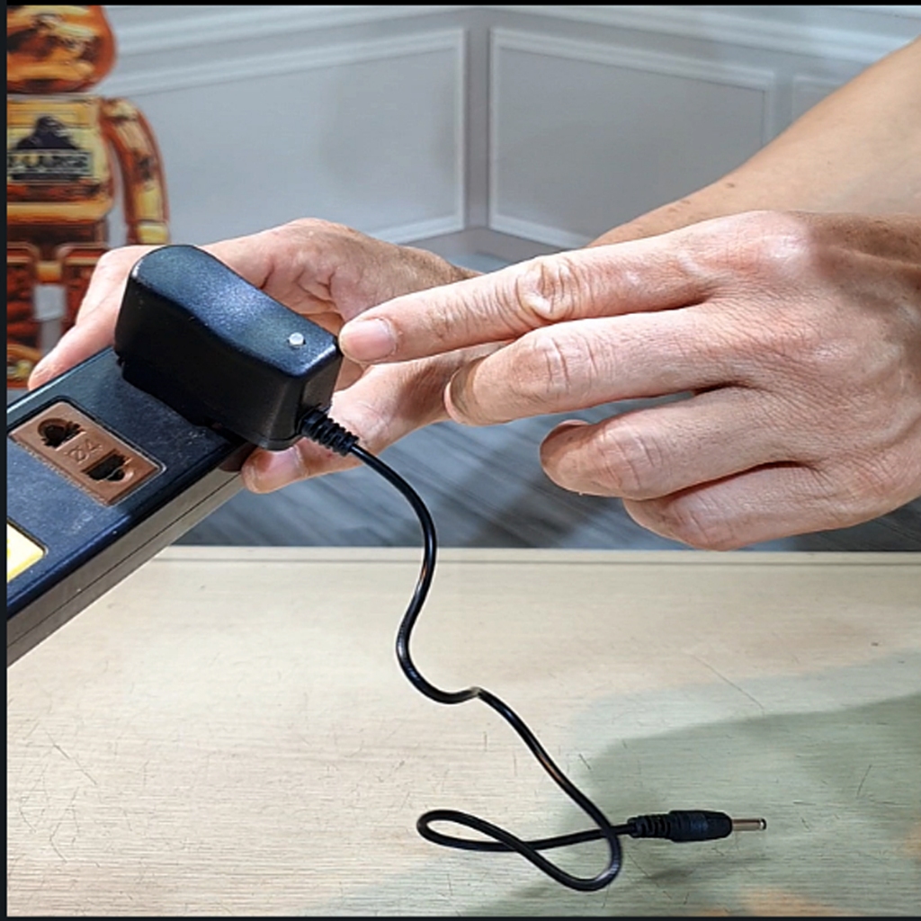 Sạc Pin Dự Phòng cho đèn pin đội đầu và các loại đèn pin sạc điện