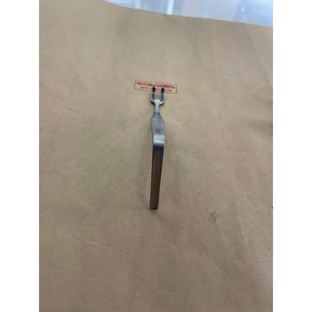 Van mũi, Móc phẫu thuật, Dụng cụ nâng sụ mũi