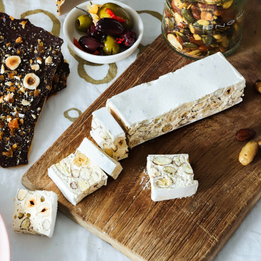 Golden Boronia Almond Mix - kẹo hạnh phúc - thích hợp làm quà biếu tặng Lễ, Tết, ...