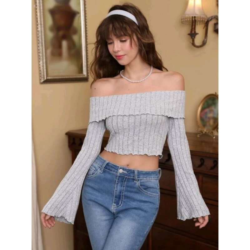 Áo bẹt vai thun gân xù tay dài loe thanh lịch