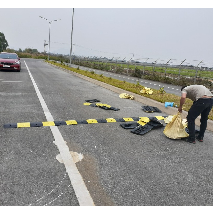 Gờ giảm tốc _ KT : 500x200x30mm