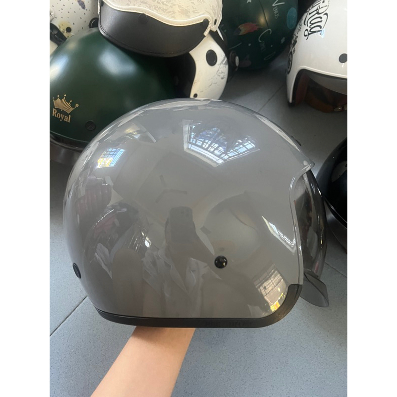 Nón bảo hiểm 3/4 royal m139 kính âm chính hãng cũ đã qua sử dụng.