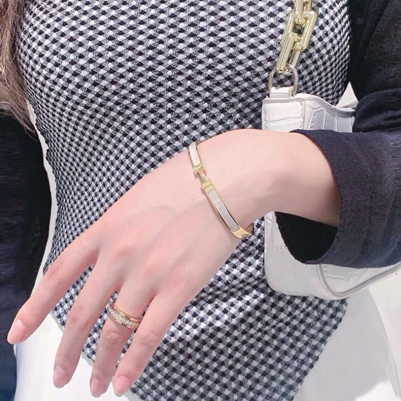 Vòng Tay HM Titanium Cao Cấp Lắc Tay Titan Sang Trọng Cá Tính