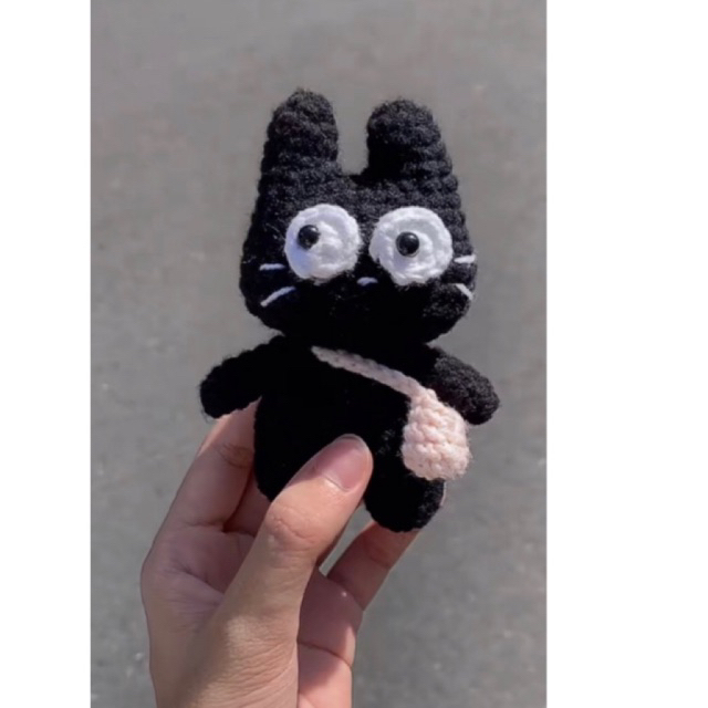 Móc khóa mèo đen đi học bằng len