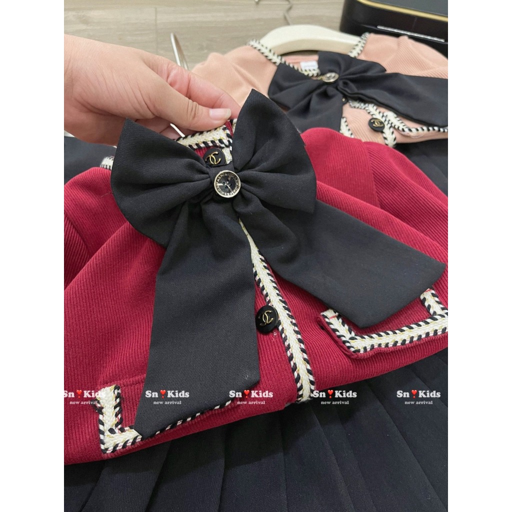 Váy bé gái , Set áo len nhung tăm nơ đen + chân váy xếp ly xịn xò cho bé gái 10-30kg