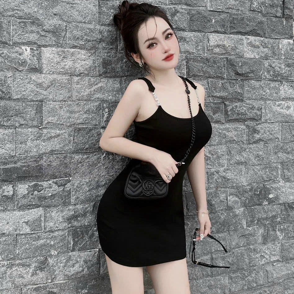 Đầm Hai Dây Đen Body Ngắn