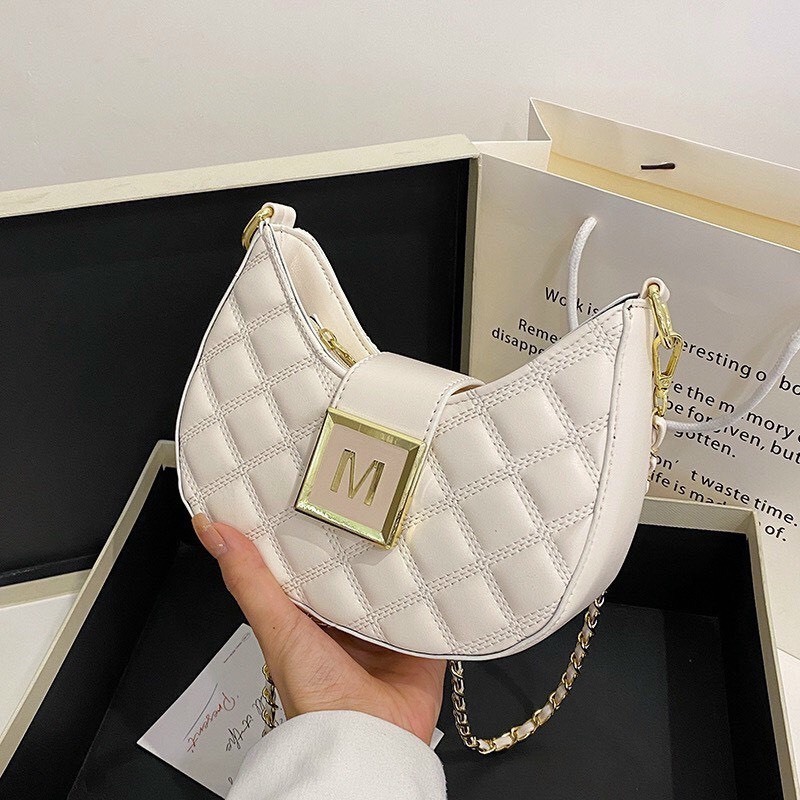 Túi nữ kẹp nách chữ M trần trám có dây đeo dài