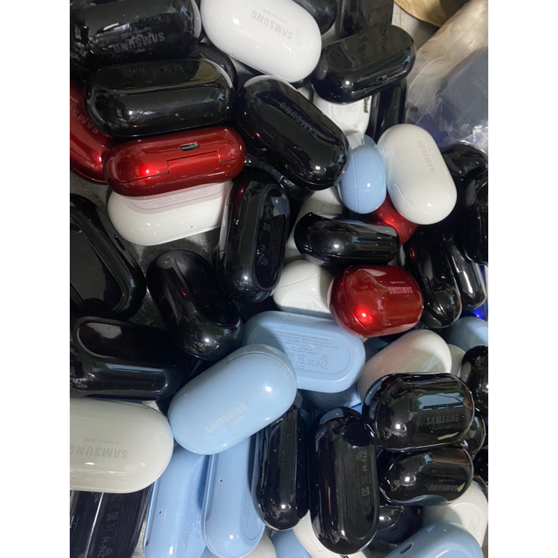 Hộp sạc samsung bud plus chính hãng.