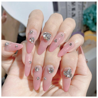 khay đá chân nhọn trang trí nail