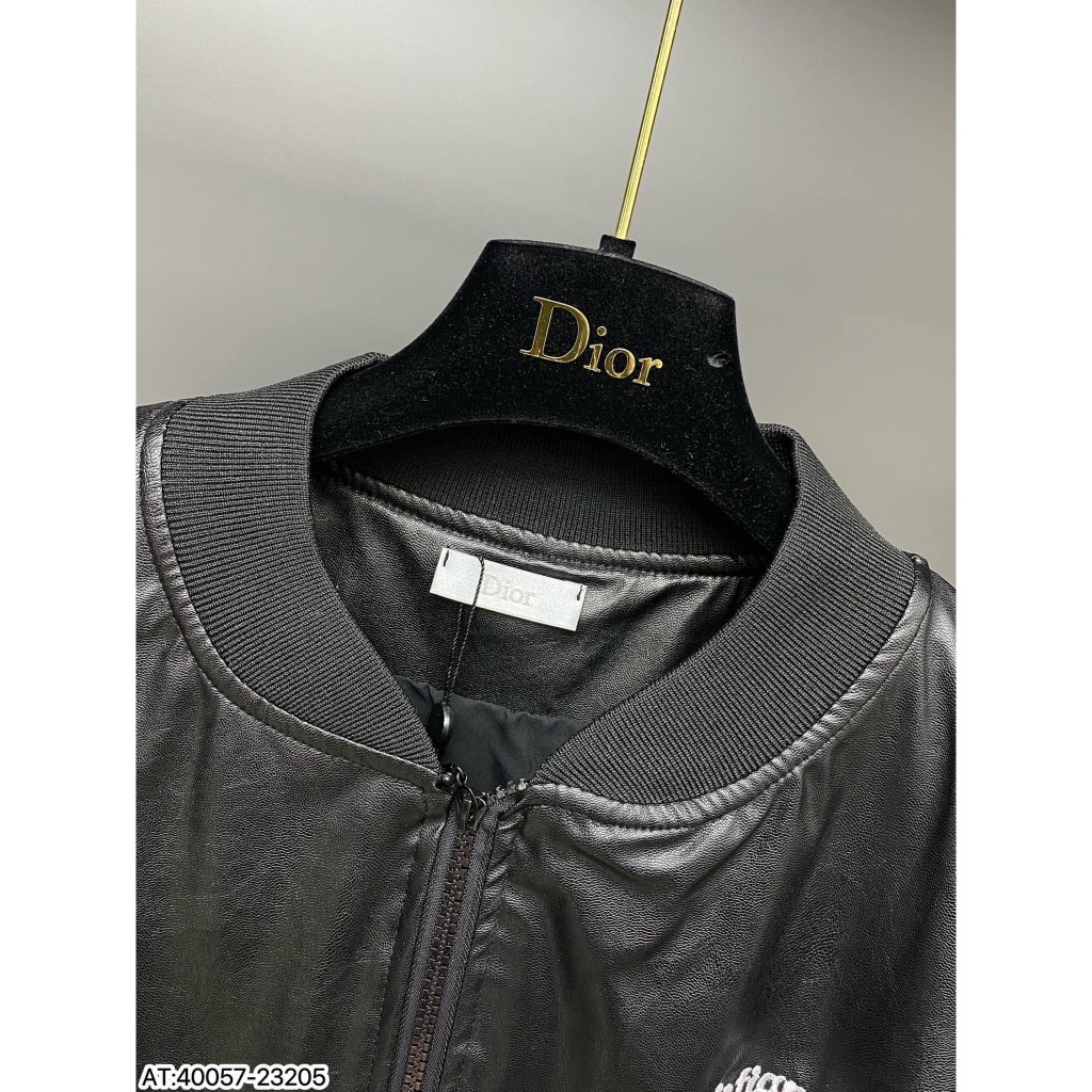 Áo Khoác Bomber Da DIOR Thêu Chữ Lưng 2 Lớp Dầy Dặn - Bomber DIOR Lót Gió Cực Ấm Hottrend Nam Nữ 2023