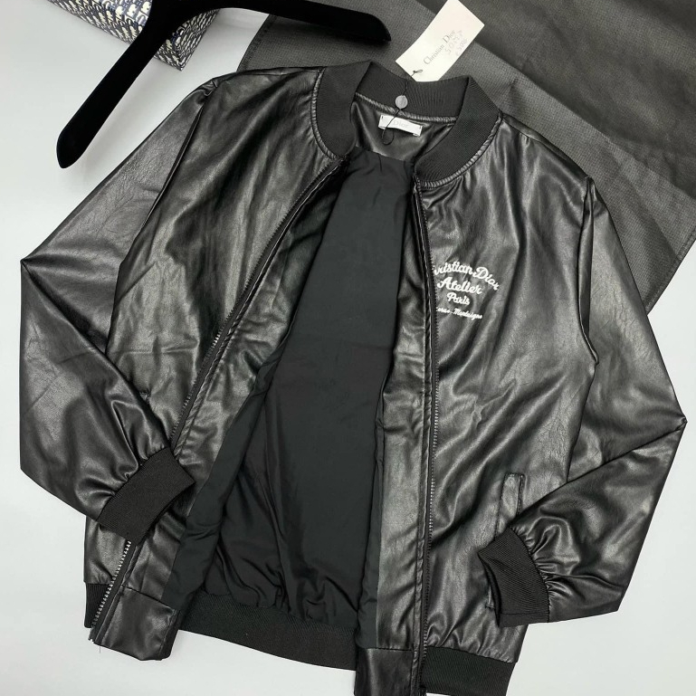 Áo Khoác Bomber Da DIOR Thêu Chữ Lưng 2 Lớp Dầy Dặn - Bomber DIOR Lót Gió Cực Ấm Hottrend Nam Nữ 2023