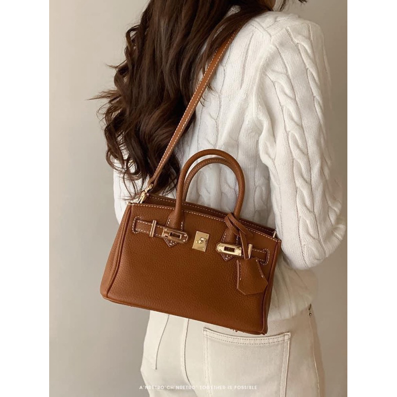 Túi da Nretro tặng kèm khăn lụa sang chảnh