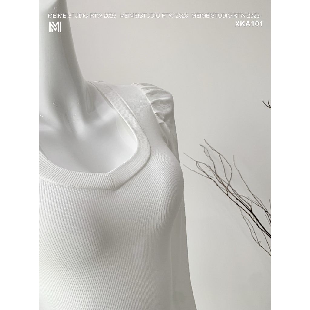 Áo thun zip tăm cổ tim, dài tay dáng ôm, vải co giãn thoải mái, 3 màu cơ bản dễ phối đồ | XKA101