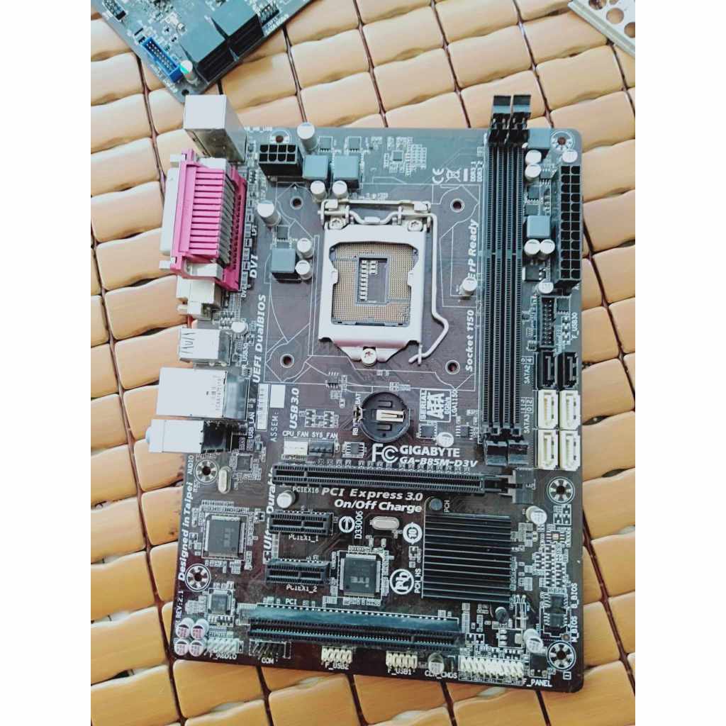 Thanh lý nguyên đóng linh kiện pc mua ngoài đồng nát cho các bác .