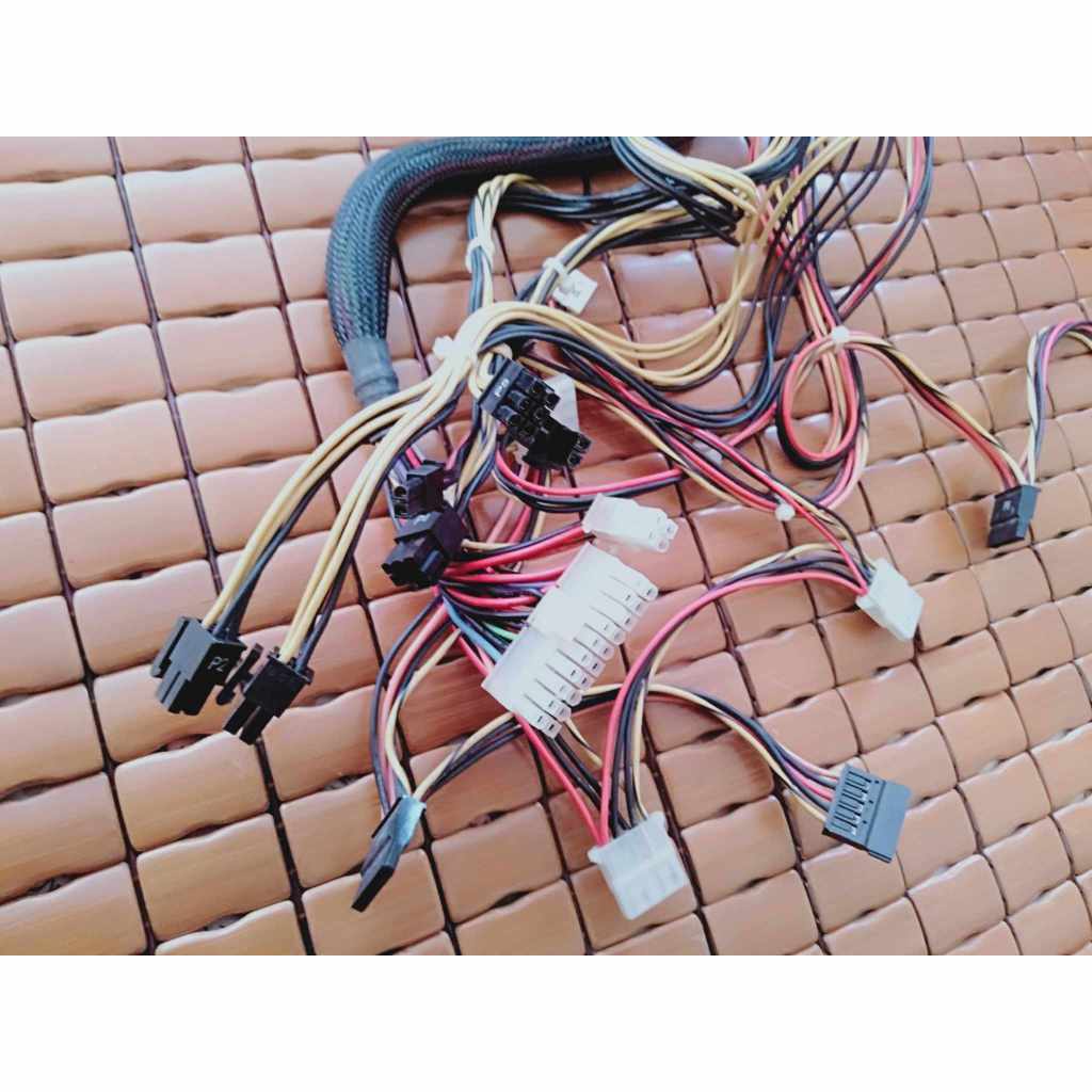 Thanh lý nguyên đóng linh kiện pc mua ngoài đồng nát cho các bác .