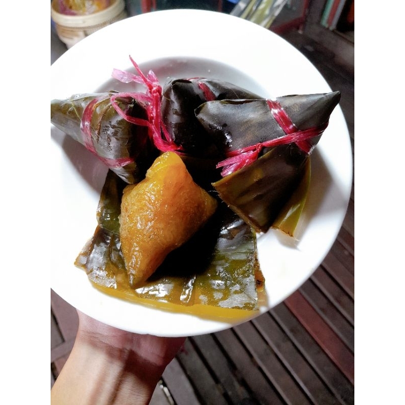 Bánh Ú Nước Tro