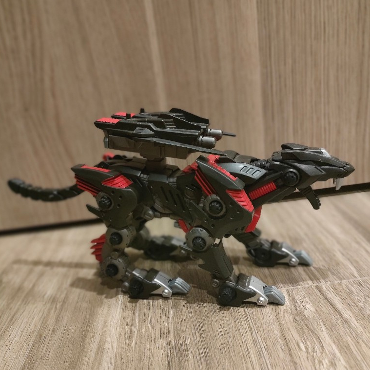 Đồ chơi Thú Vương Đại Chiến Zoids Lightning Saix