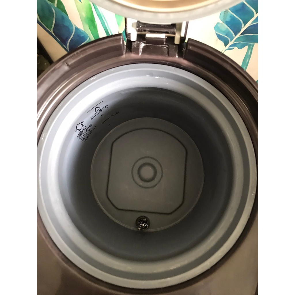 Bình thủy Nhật bãi Zojirushi CV-GB đời cao 2019, 2.2l dùng điện 100V, phải cắm qua bộ đổi nguồn, ngoại hình mới trên 90%