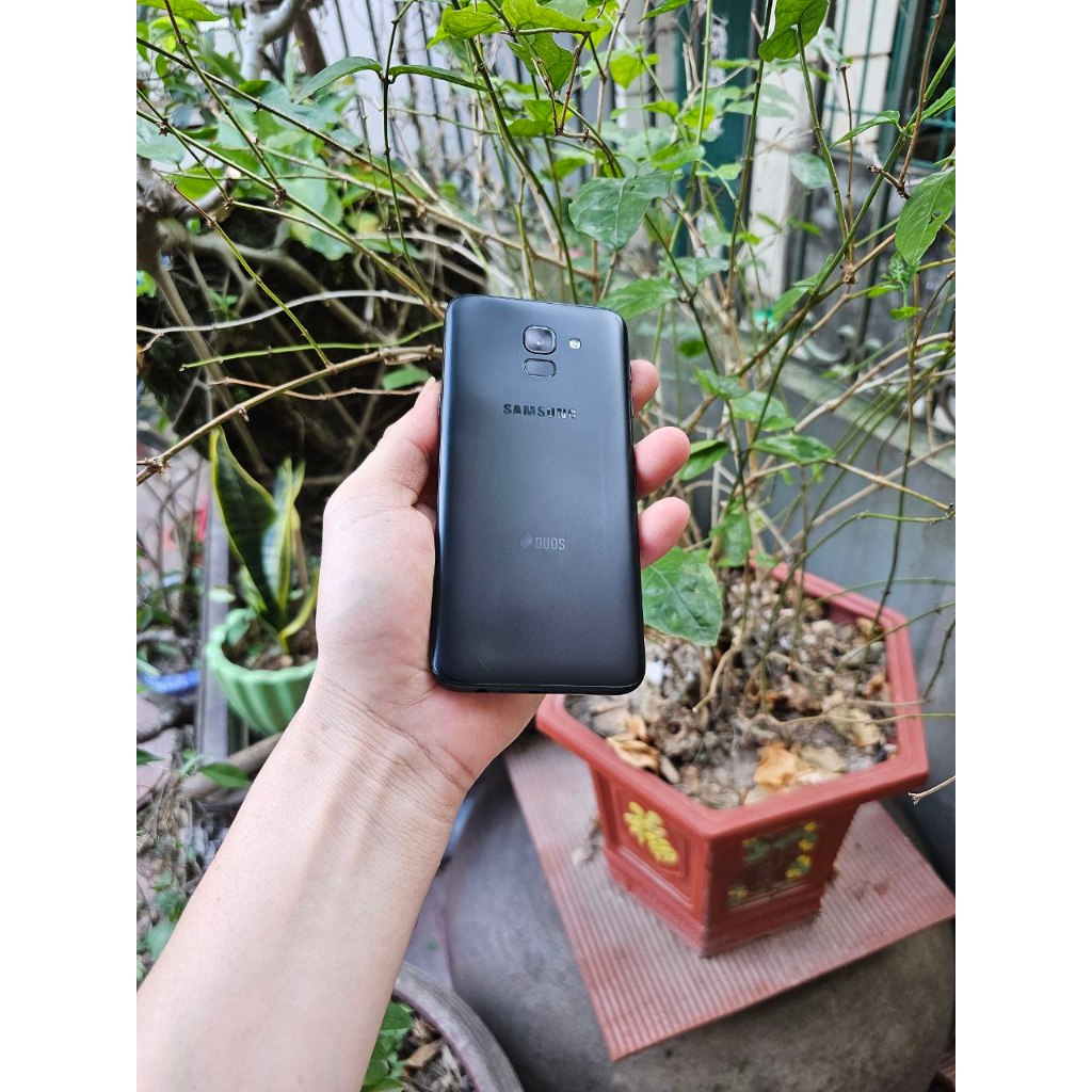 Điện thoại samsung galaxy j600 j6 2018 máy tân trang đẹp trên 95%