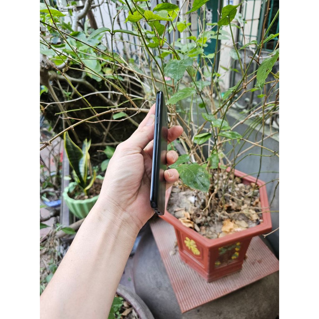 Điện thoại samsung galaxy j600 j6 2018 máy tân trang đẹp trên 95%