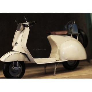 Handcrafted Scooter Vespa cổ điển