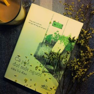 Sách - Cà phê đợi một người