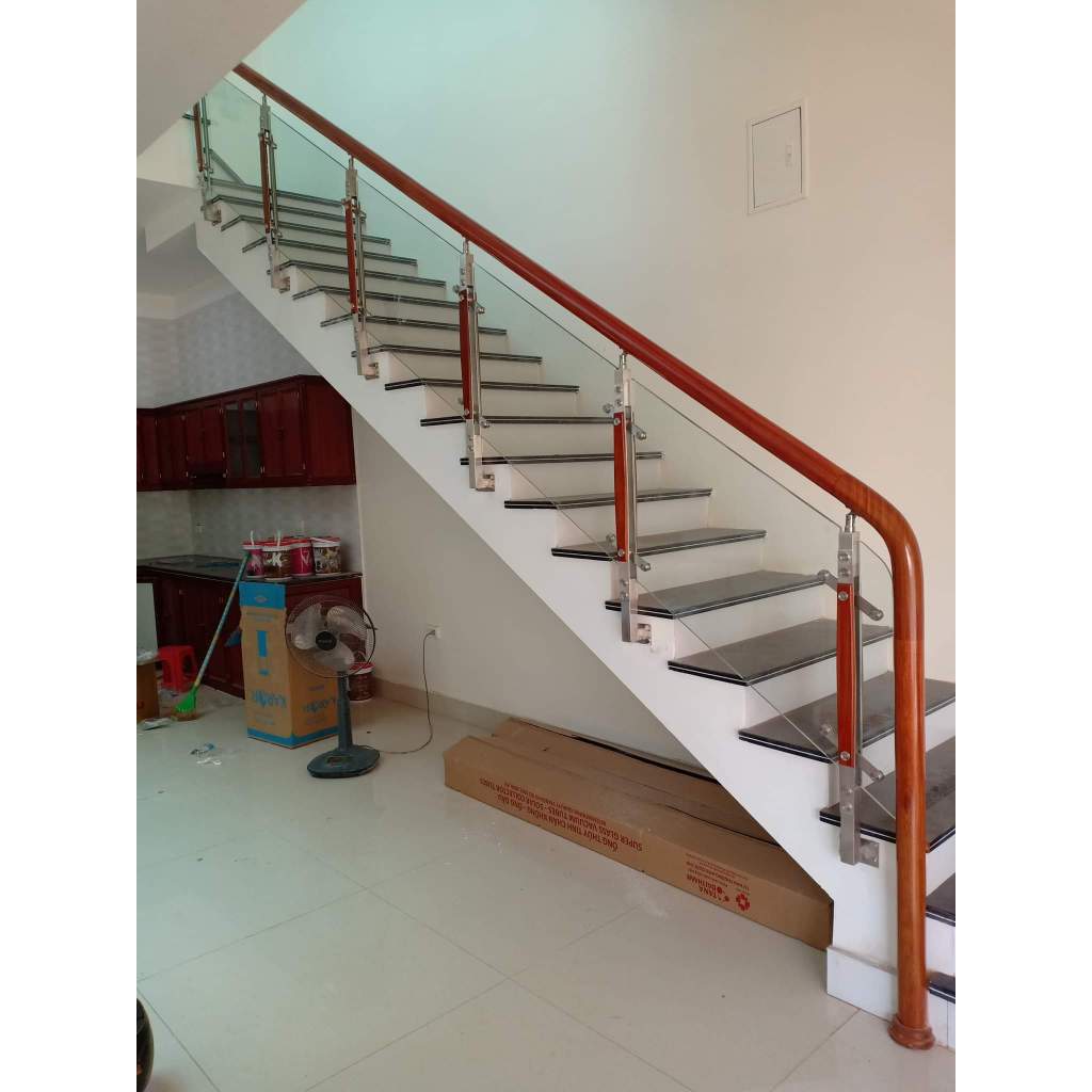 Trụ kính cầu thang , lan can gỗ Inox 304 chân mặt và chân hông.