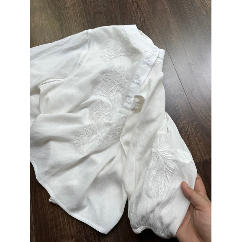 Sơ mi linen tơ mềm thêu thân và tay xinh