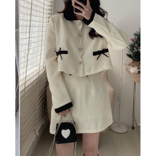 Set dạ Tweet cổ sen lượn sóng phối màu đen kèm chân váy chữ A Hari GenZ 217 P13K1