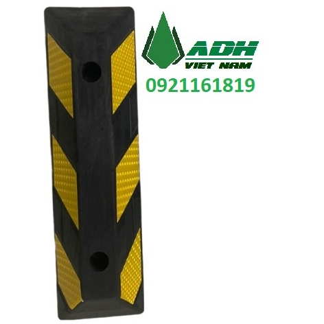 Chặn lùi cao su 3 vạch _ KT : 560x150x100mm