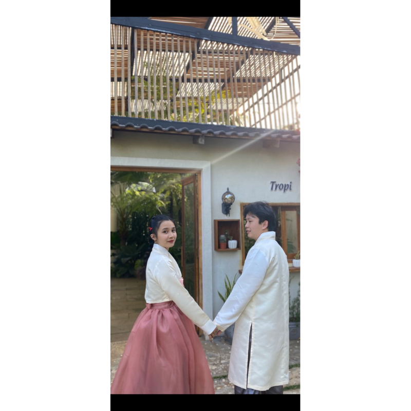 Hanbok cách tân tone hồng đất