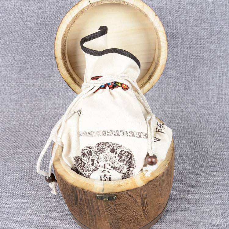 Hóa thạch trà Nuoxiang Nuoxiang bạc vỡ Trà chín Phổ Nhĩ Vân Nam 500g đi kèm túi vải và thùng gỗ