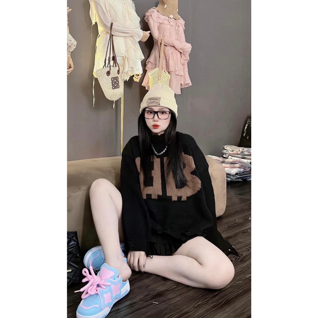 Áo len chữ B siêu hot thời trang thu đông 2023